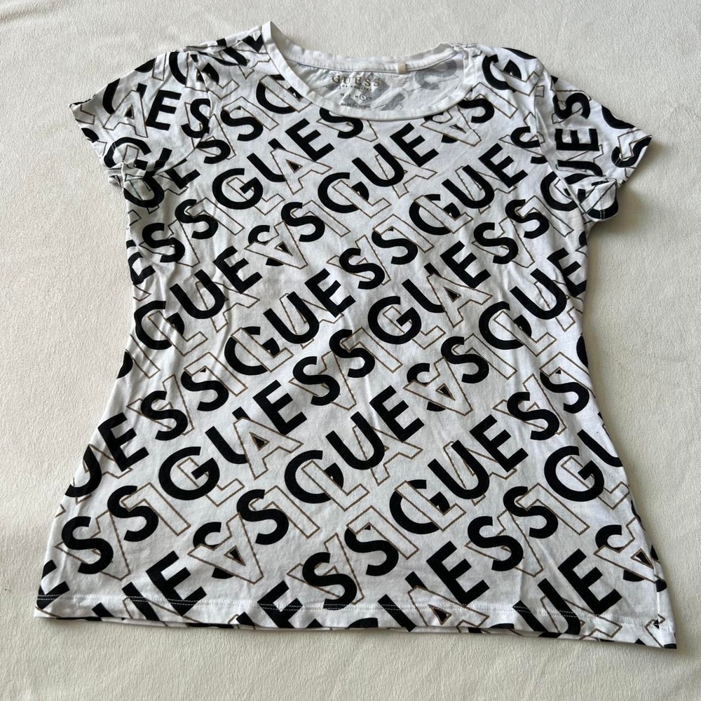 Guess white & black logo tee with repeating 'GUESS' 'LA' text Women's cotton - Picture 1 of 8